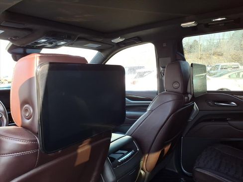 Used 2022 Cadillac Escalade Sport Platinum image 14