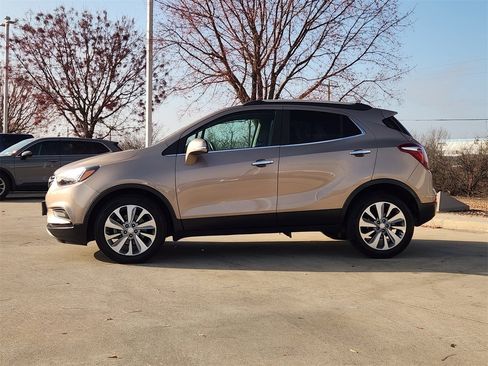 Used 2018 Buick Encore Preferred image 4
