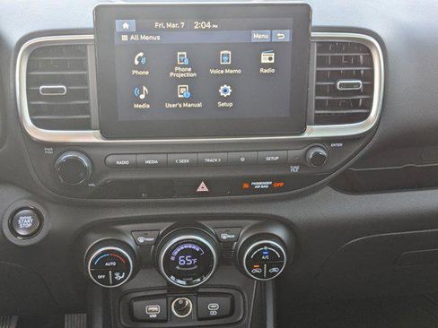 Certified 2025 Hyundai Venue SEL image 16