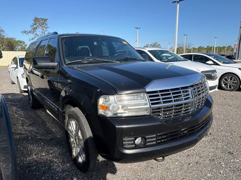 Used 2013 Lincoln Navigator L 2WD image 3