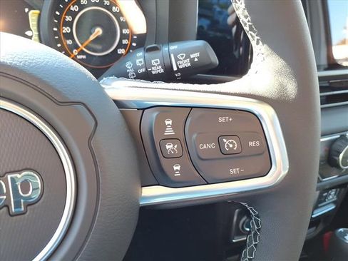 New 2026 Jeep Wrangler Unlimited Sahara AWD/4WD image 21