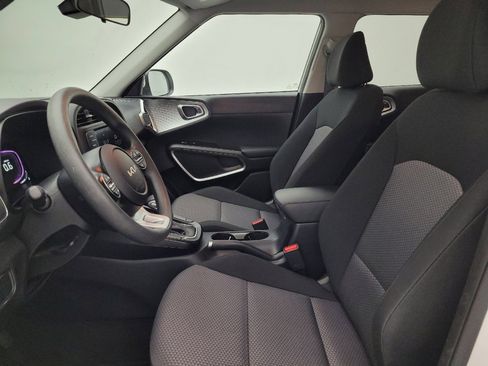 Used 2025 Kia Soul LX w/ LX Technology Package image 17