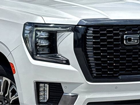 Used 2023 GMC Yukon Denali Ultimate AWD/4WD image 19