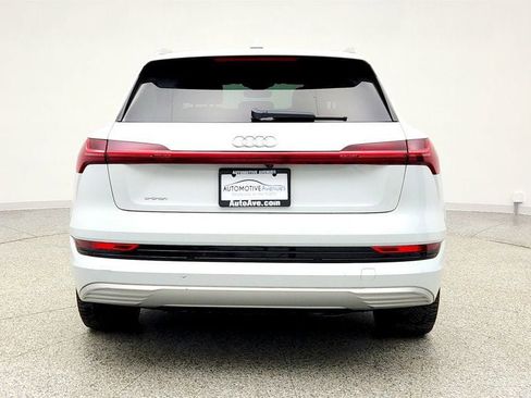 Used 2019 Audi e-tron Prestige w/ Prestige Package image 6