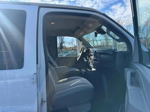 Used 2020 Chevrolet Express 3500 LT w/ LT Preferred Equipment Group image 15