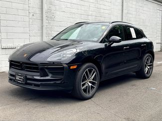 Certified 2025 Porsche Macan image 1