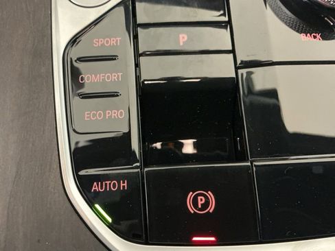 New 2026 BMW X5 sDrive40i w/ M Sport Package image 13