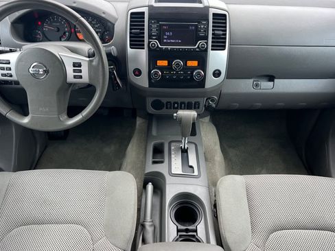 Used 2016 Nissan Frontier SV image 4