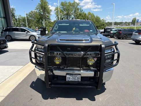 Used 2022 Chevrolet Silverado 3500 LT w/ Remote Start Package AWD/4WD image 8
