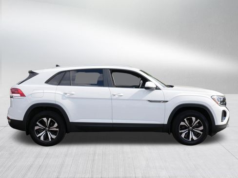 Certified 2024 Volkswagen Atlas Cross Sport SE AWD/4WD image 8