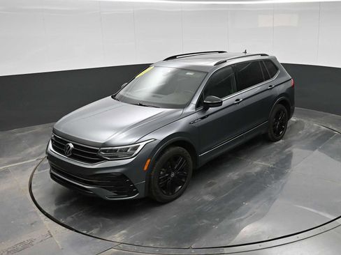 Used 2022 Volkswagen Tiguan SE R-Line image 23