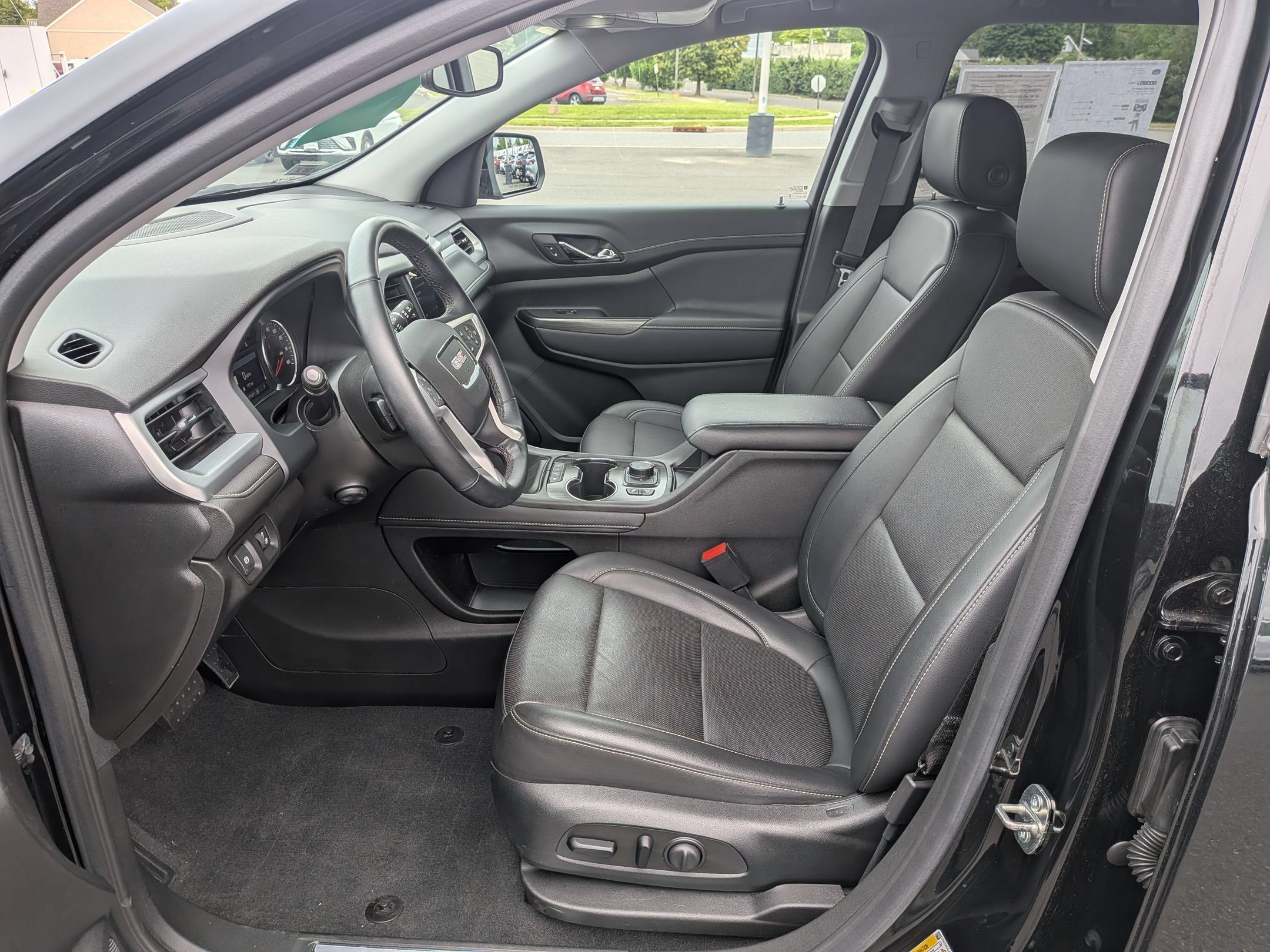 Certified 2023 GMC Acadia SLT w/ Preferred Package AWD/4WD image 18