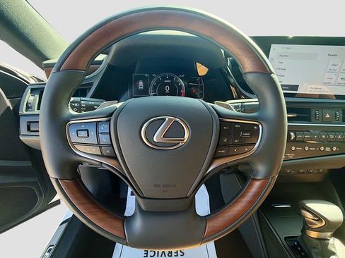 Used 2025 Lexus ES 350 Ultra Luxury w/ Accessory Package (Z1) image 40