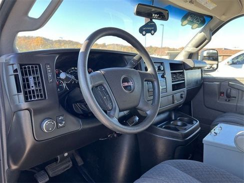 Used 2019 GMC Savana 2500 w/ Driver Convenience Package image 10