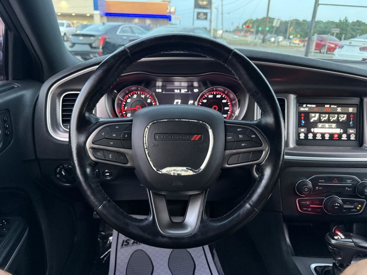 Used 2020 Dodge Charger SXT w/ Leather Interior Group RWD image 15