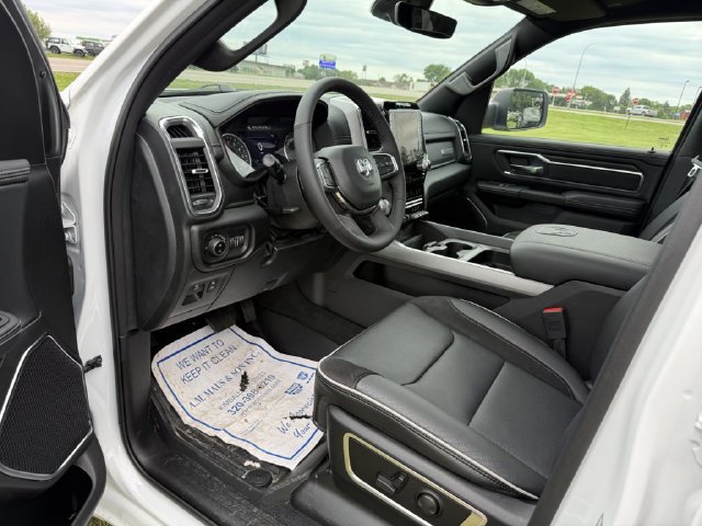 New 2026 RAM 1500 Laramie AWD/4WD image 11