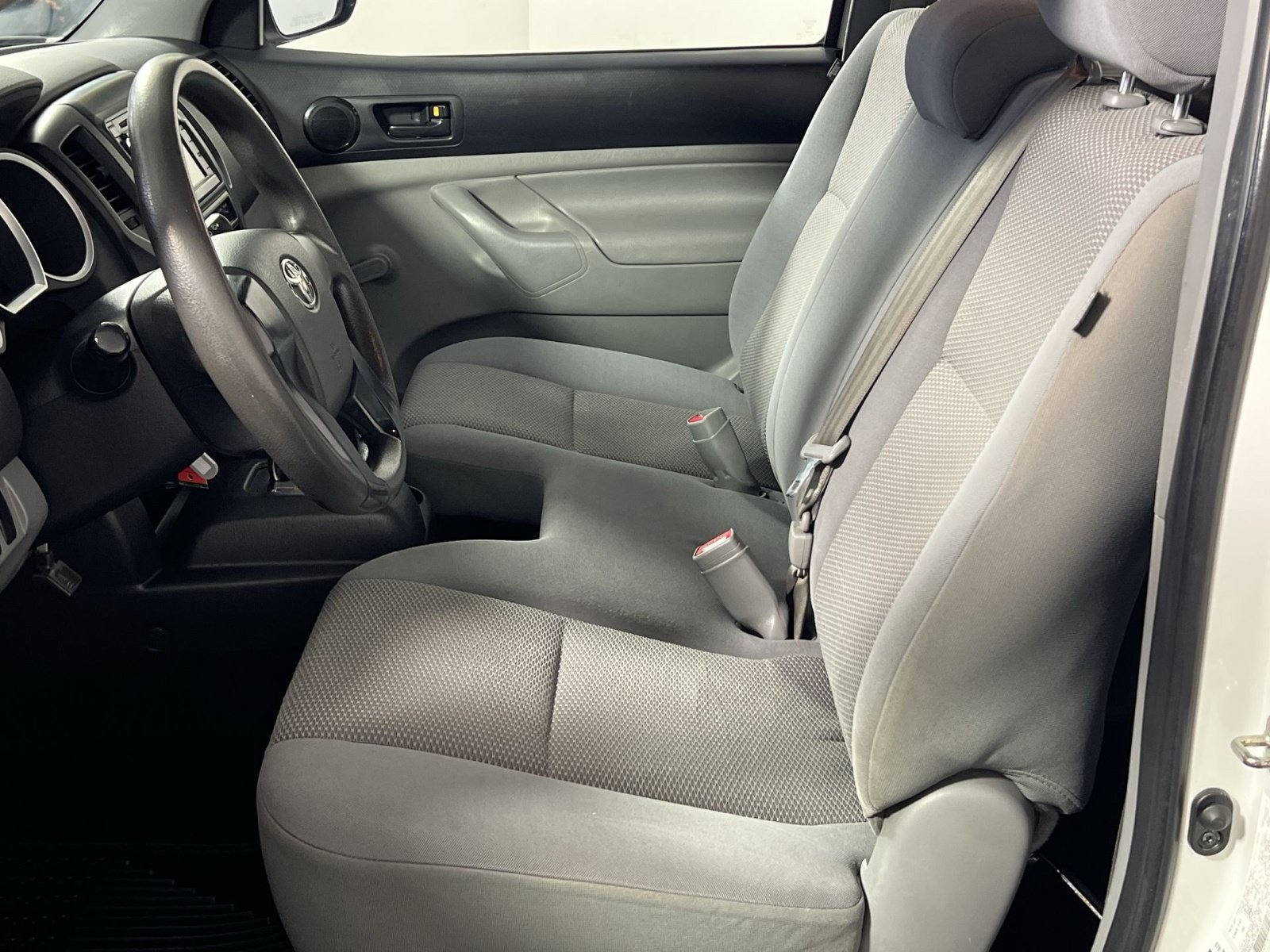 Used 2014 Toyota Tacoma 2WD Regular Cab image 13