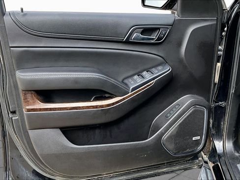 Used 2017 Chevrolet Suburban LT RWD image 20