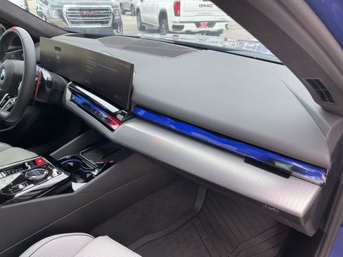 Used 2025 BMW M5 w/ Carbon Package image 19