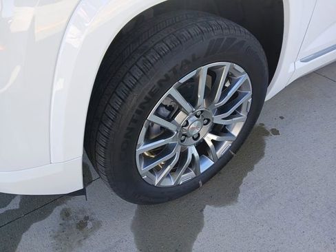 New 2026 GMC Terrain Denali w/ LPO, Floor Liner Package image 34