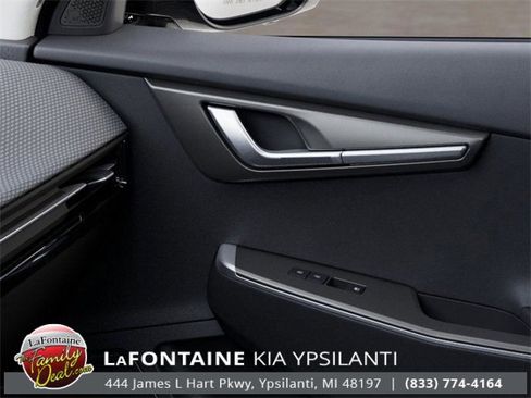 New 2025 Kia EV6 Wind image 28