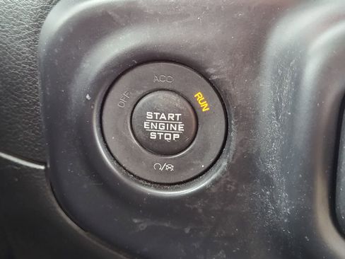 Used 2019 Jeep Wrangler Unlimited Rubicon w/ Steel Bumper Group image 19