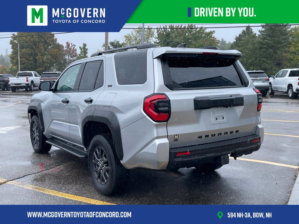 Used 2025 Toyota 4Runner SR5 AWD/4WD image 3