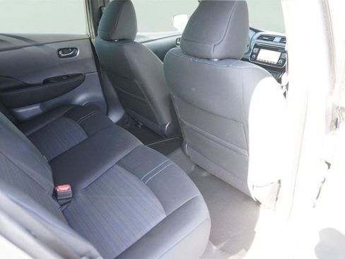 Used 2018 Nissan Leaf SV FWD image 14