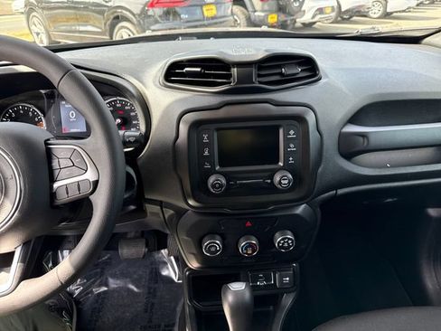 Used 2019 Jeep Renegade Sport w/ Sport Appearance Group FWD image 21