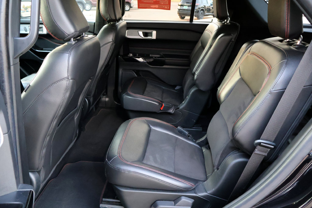 Used 2022 Ford Explorer ST-Line RWD image 15