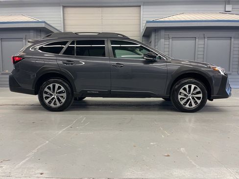 Certified 2025 Subaru Outback Premium w/ Popular Package #1A image 8