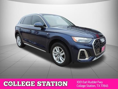 Used 2022 Audi Q5 2.0T Premium w/ Convenience Package AWD/4WD image 3