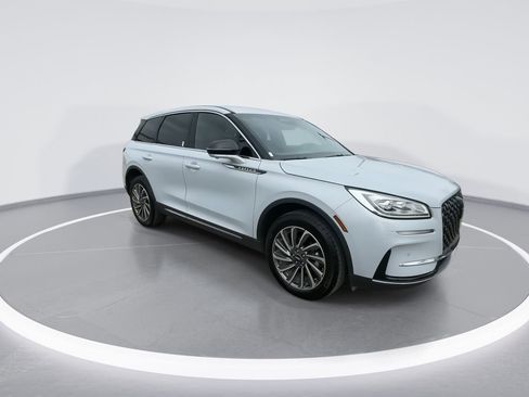 Used 2025 Lincoln Corsair Reserve image 2