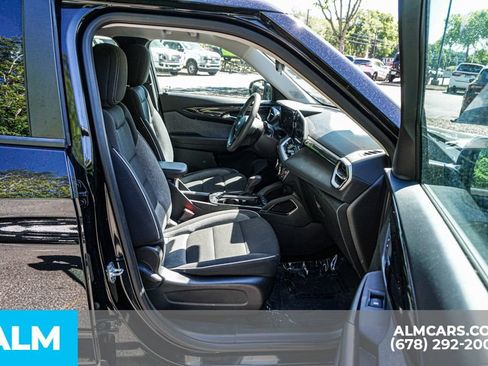Used 2025 Chevrolet TrailBlazer LT FWD image 22