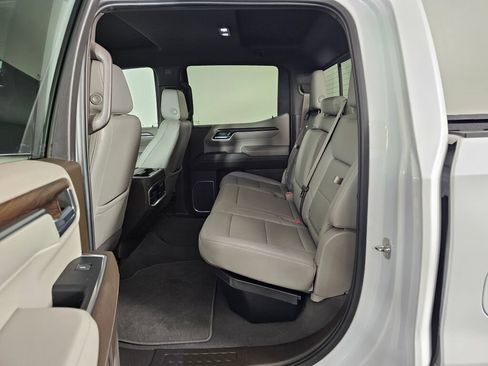 Used 2023 GMC Sierra 1500 SLT w/ SLT Premium Plus Package AWD/4WD image 30