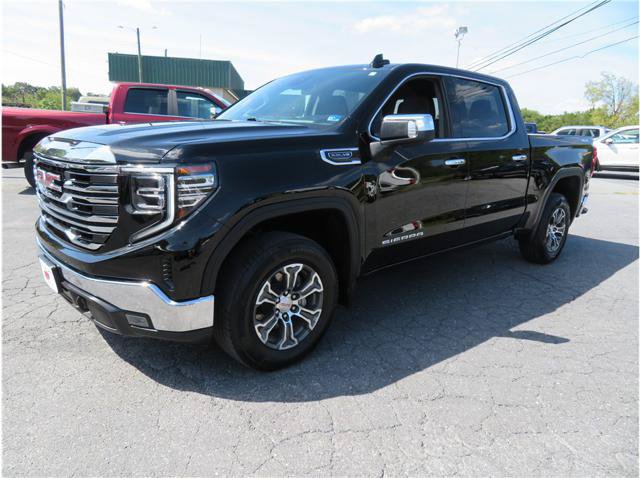 Used 2025 GMC Sierra 1500 SLT AWD/4WD image 1