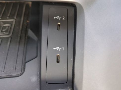 Used 2024 Audi Q3 2.0T Premium image 22