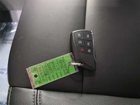 Used 2024 Chevrolet Tahoe Z71 w/ Off-Road Capability Package image 34