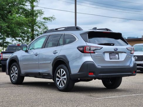 Used 2024 Subaru Outback Premium AWD/4WD image 8