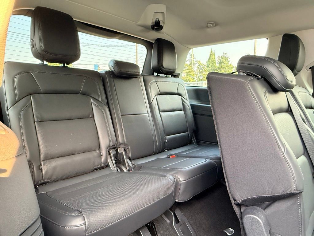 New 2027 Lincoln Navigator Premiere AWD/4WD image 25