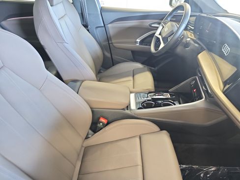 Certified 2025 Audi Q5 Prestige AWD/4WD image 10