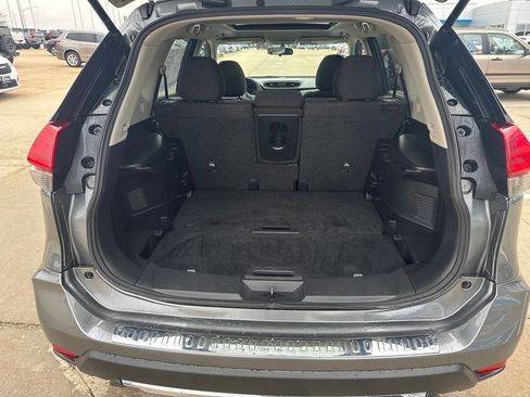 Used 2017 Nissan Rogue SV image 22