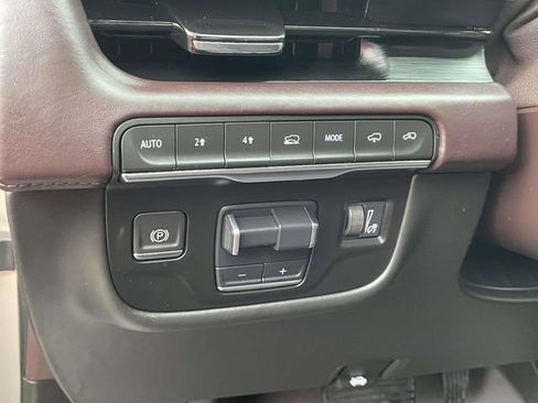 Used 2021 Cadillac Escalade ESV Sport Platinum image 18