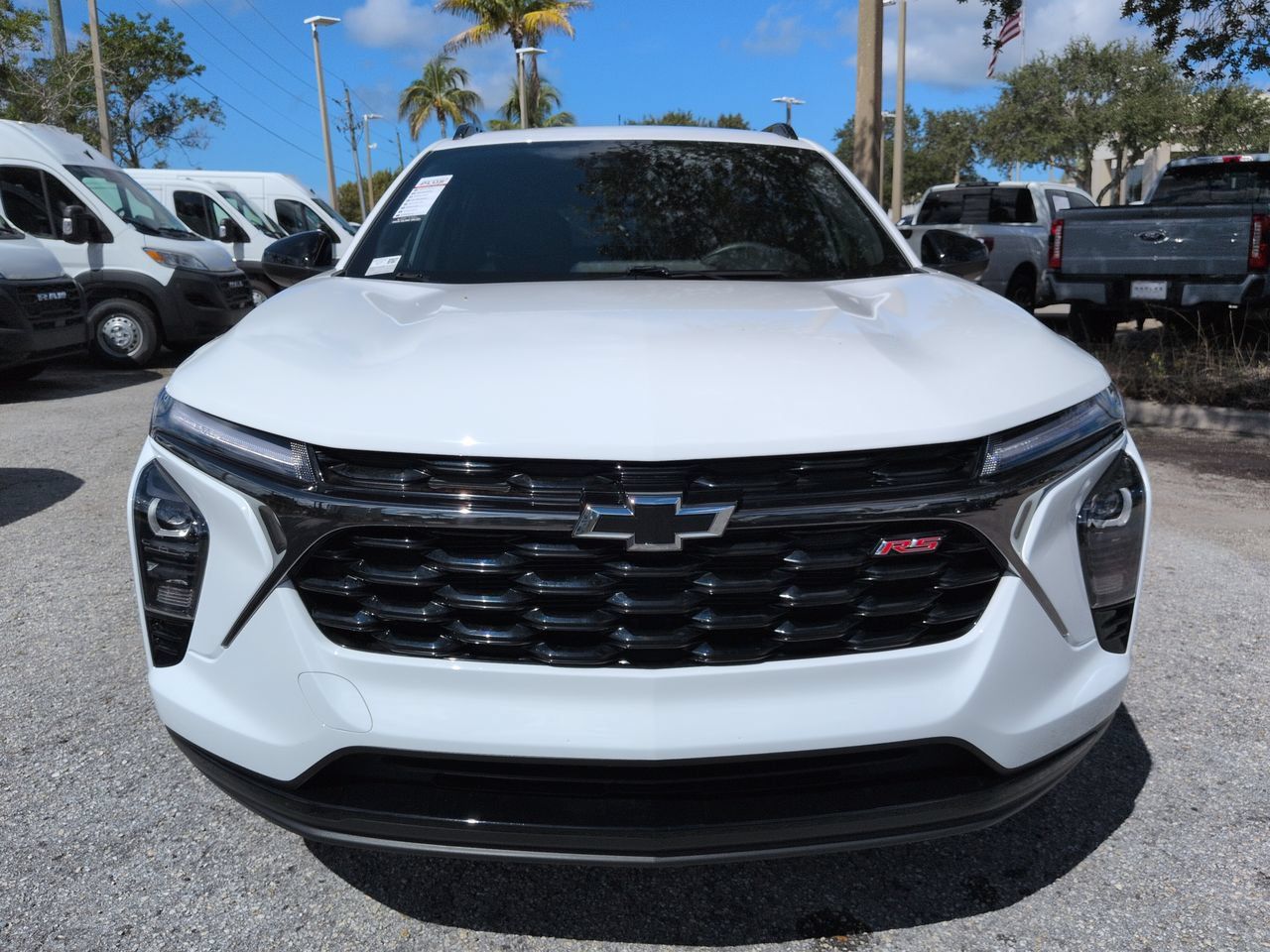 Used 2025 Chevrolet Trax RS w/ Sunroof Package FWD image 3
