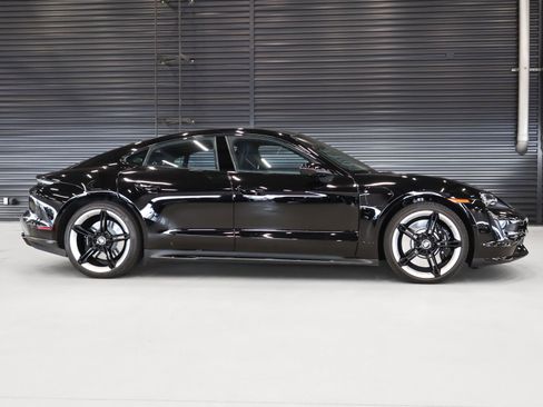 Used 2021 Porsche Taycan Turbo image 11