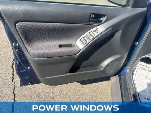 Used 2007 Pontiac Vibe w/ Preferred Package FWD image 10
