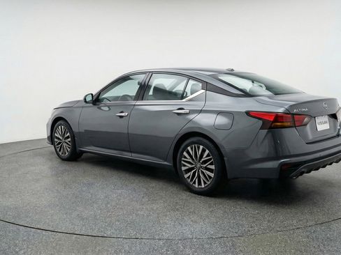 Used 2025 Nissan Altima 2.5 SV image 6