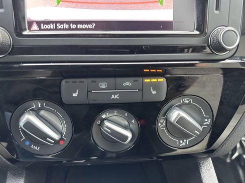 Used 2017 Volkswagen Jetta Sport image 19