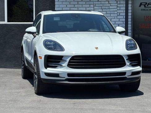 Used 2019 Porsche Macan AWD/4WD image 3