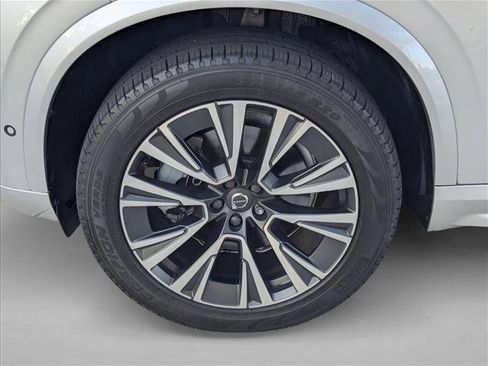 Used 2020 Volvo XC90 T6 Momentum w/ Protection Package Premier AWD/4WD image 24